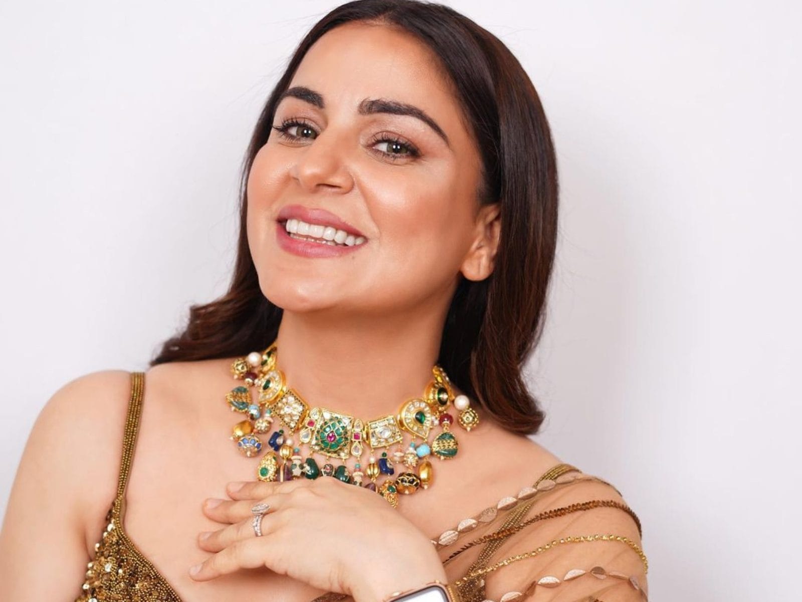 Shraddha arya reacts to trolls fat shaming her asks all not to worry about maintaining ideal weight