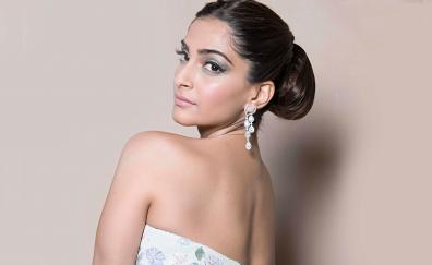 Sonam kapoor hd wallpapers hd images backgrounds
