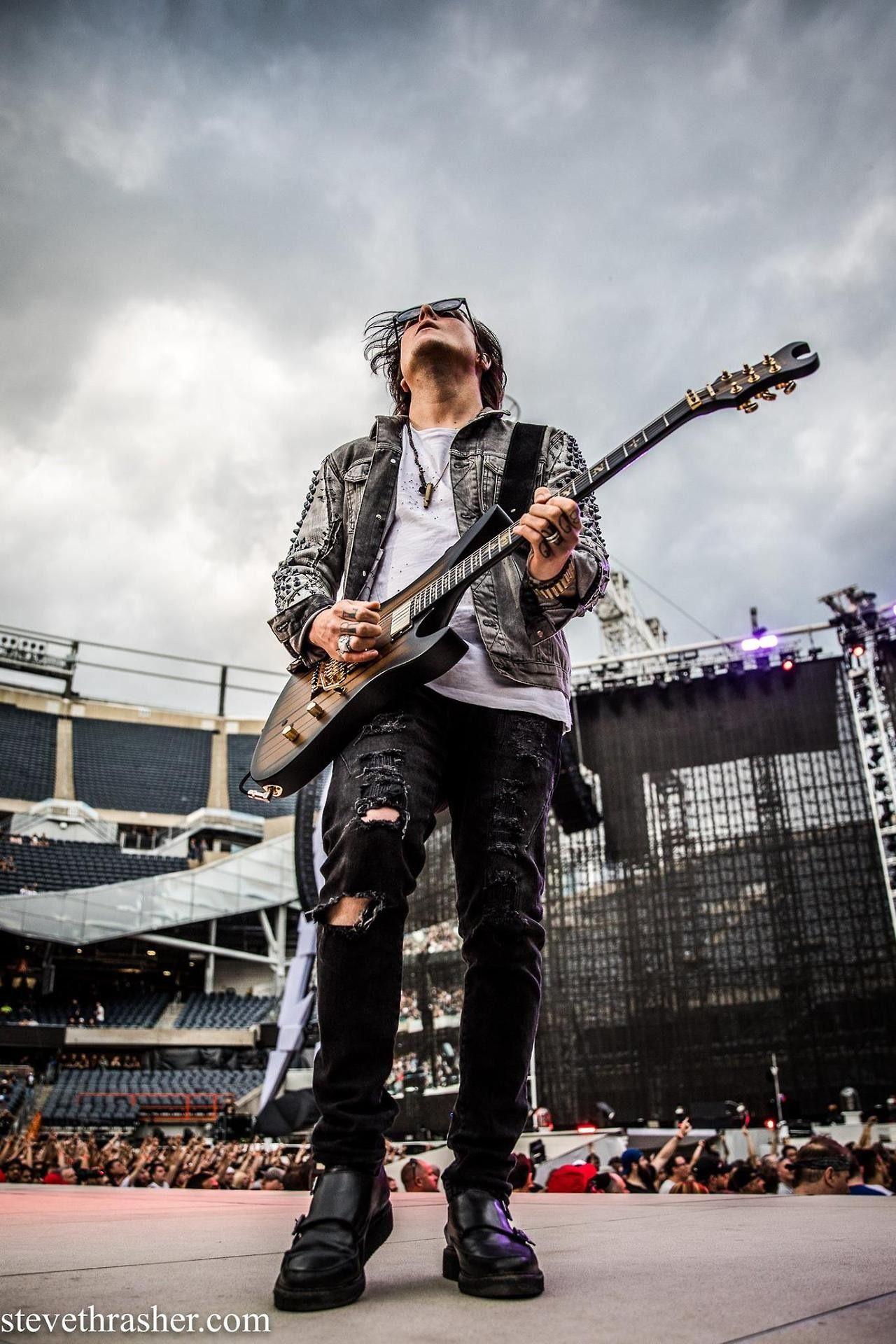 Synyster gates wallpapers