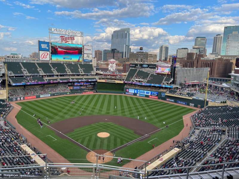 Photos of the minnesota twins at target field page