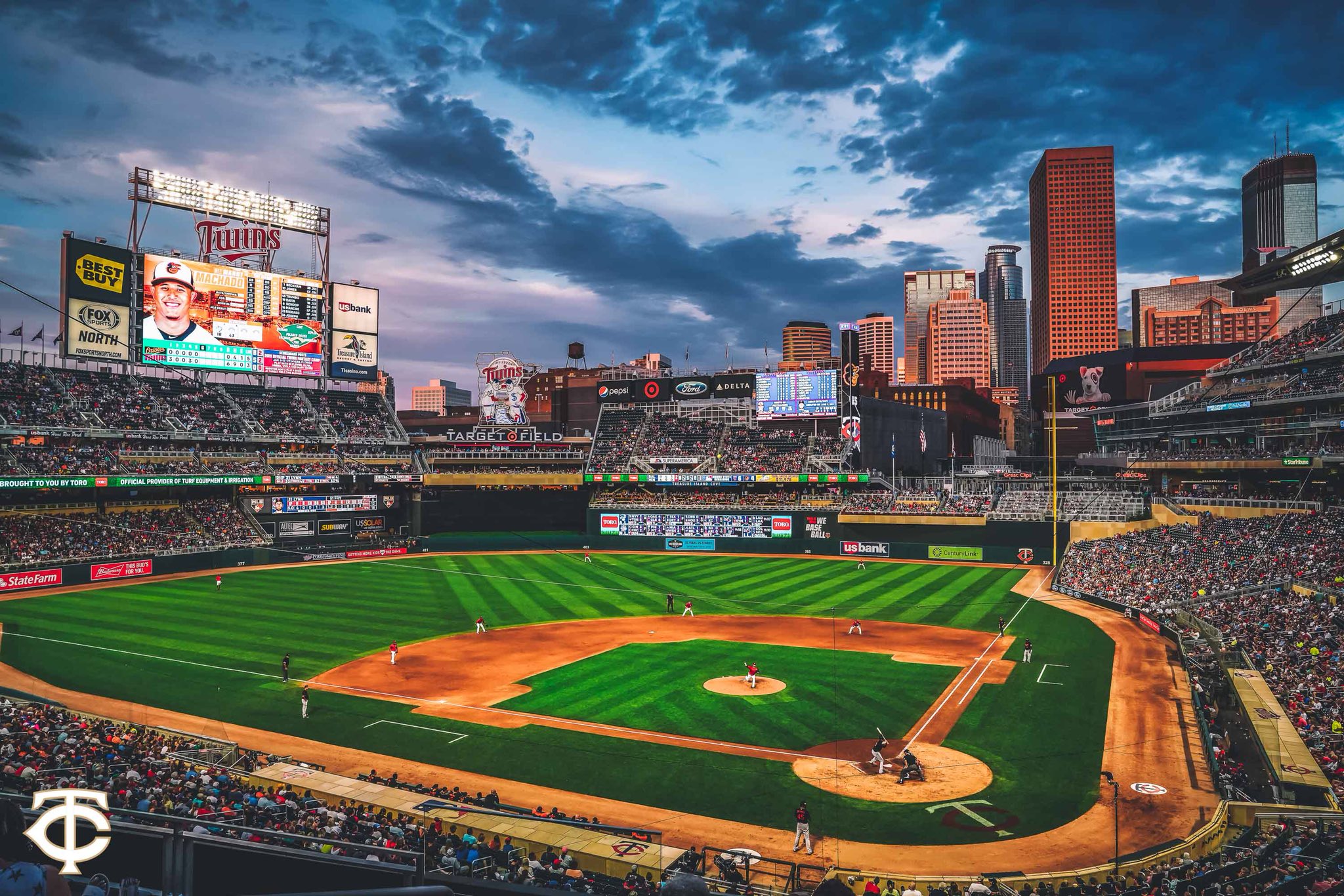 Twins photography on summer nights at target field mntwins httpstcotqsicon