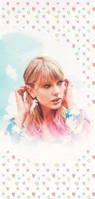 Taylor swift in pink
