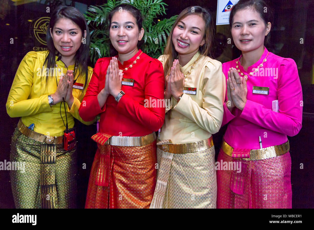 Thai girls costume hi