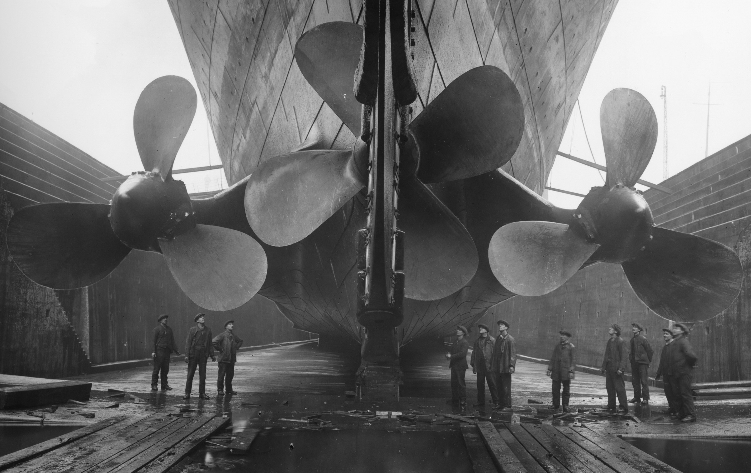 Wallpaper ship propeller dock titanic belfast light lighting photograph darkness black and white monochrome photography film noir x px x