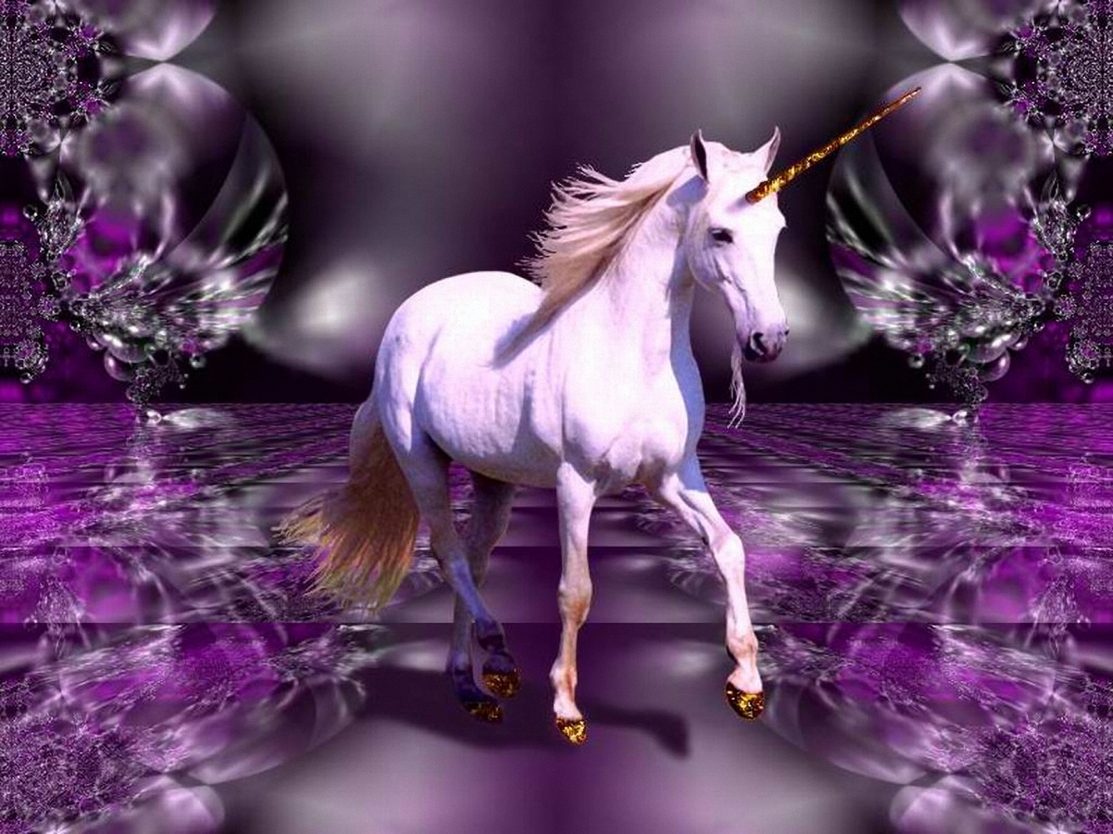 Download free unicorn wallpaper