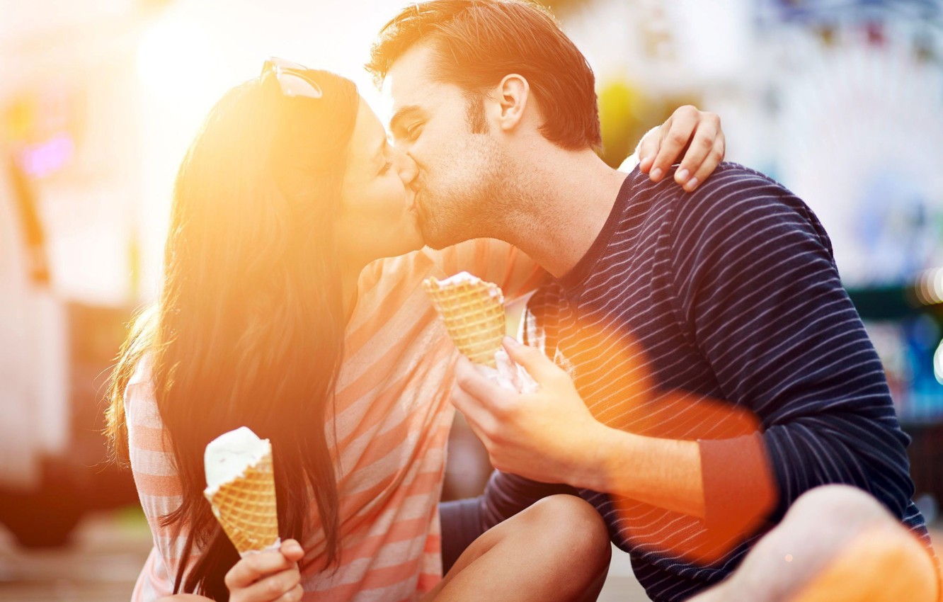 Wallpaper girl love woman man kiss boy mood hug ice cream feeling kissing couple ice cream cone images for desktop section ððñññððµððñ