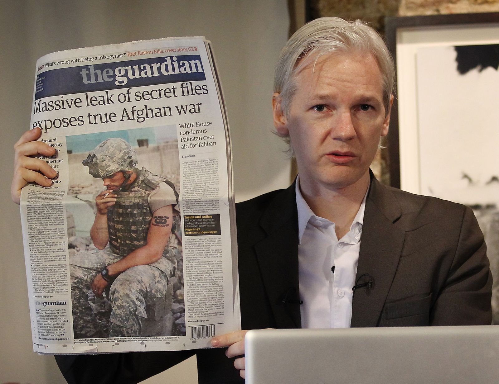 Wikileaks founding history chelsea manning controversies