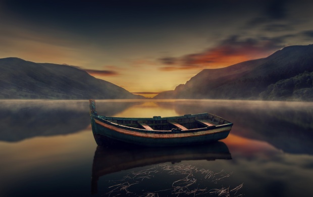 Abandoned Boat on Misty Lake (click to view)