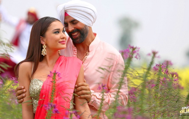 Akshay And Amy Jackson Gardan Singh Is Bliing (click to view)