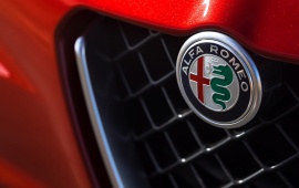 Alfa Romeo Giulia Quadrifoglio Grille Badge 2017