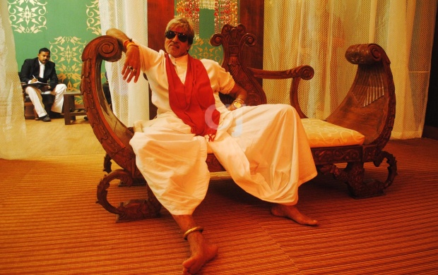 Amitabh Bachchan In Department