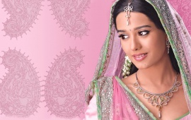 Amrita Rao In Pink Saree