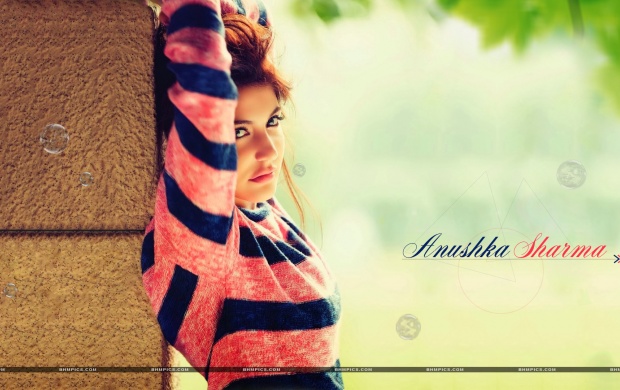 Anushka Sharma Looks Cute (click to view)