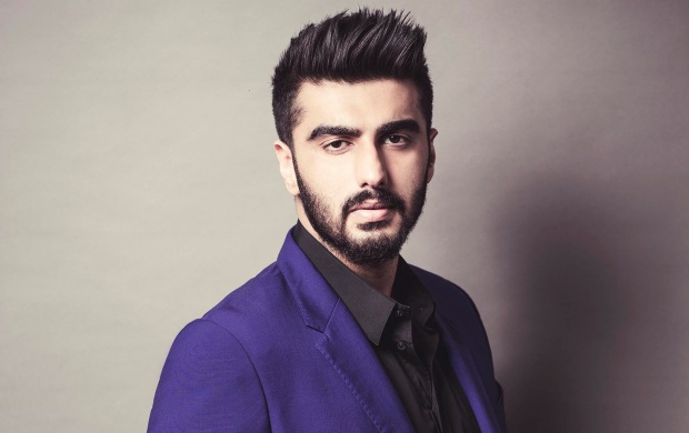 Arjun Kapoor In Blue Suit (click to view)
