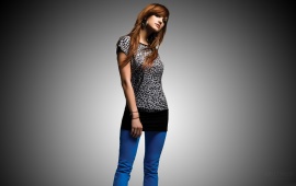 Ashlee Simpson in Blue Jeans