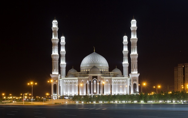 Astana Mosque Hazrat Sultan (click to view)