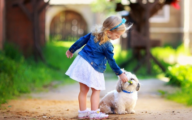 Baby Girl Friendship With Dog