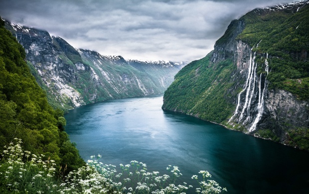 Beautiful Norwegian Landscape (click to view)