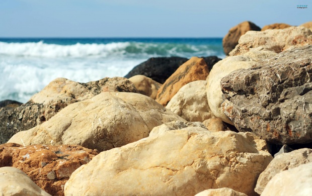 Big Beach Rocks Closeup (click to view)