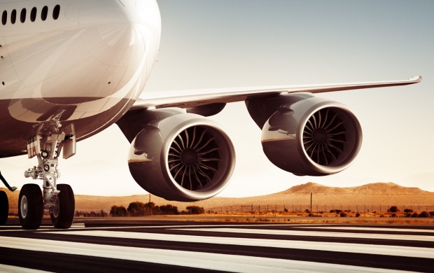 Boeing 747-8 Engine (click to view)
