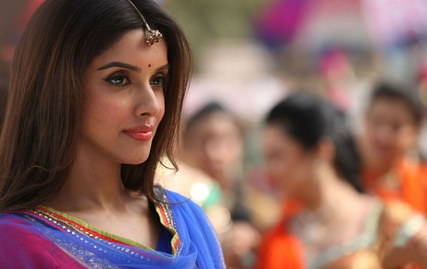 Bol Bachchan In Asin (click to view)