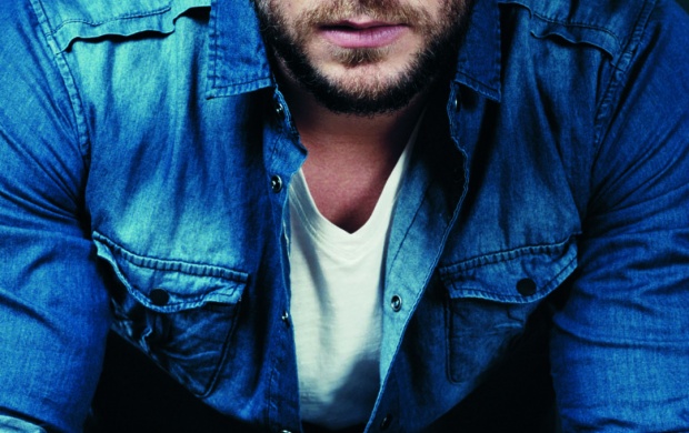 Chris Hemsworth In Blue Shirt