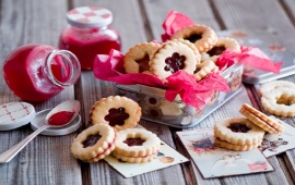 Cookies With Jam