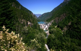 Dam between the mountains