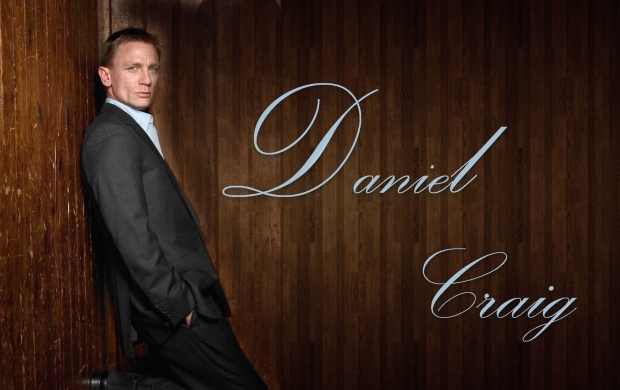 Daniel Craig Wood Background
