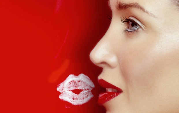 Dannii Minogue Side Face