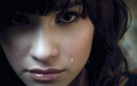 Demi Lovato Crying