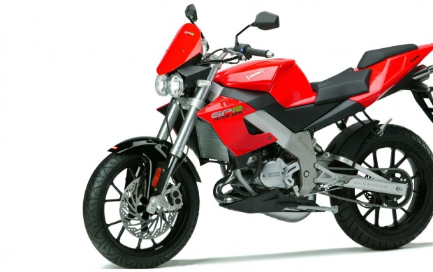 Derbi GPR 125 Nude In Red White (click to view)