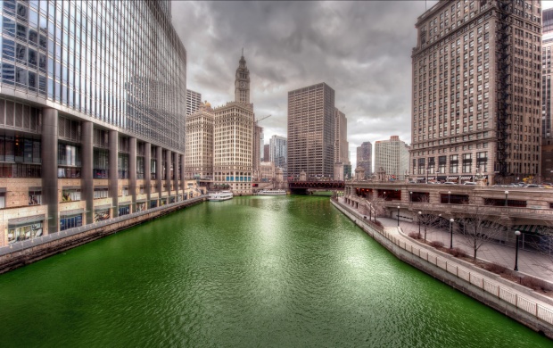 Dyeing The Chicago River Green (click to view)