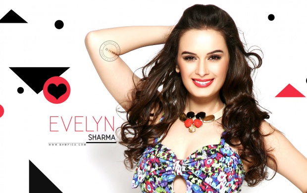 Evelyn Sharma Sweetest Smile (click to view)