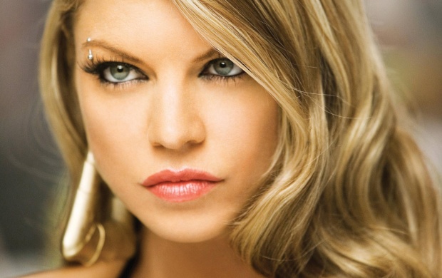 Fergie Close Up (click to view)