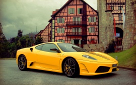 Ferrari 458 Italia Yellow