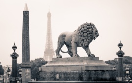 France City Monuments Lion Statue