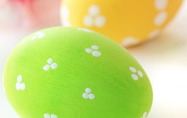 Green Yellow Easter Eggs 2015