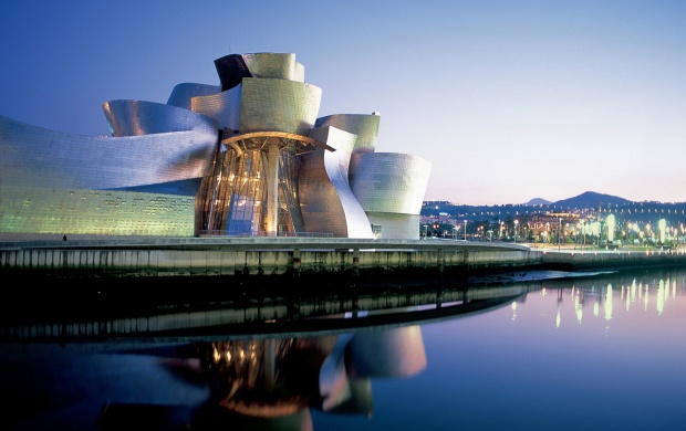Guggenheim Museum Bilbao (click to view)