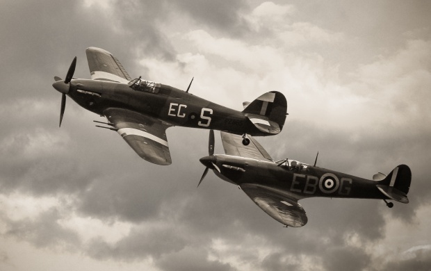 Hawker Hurricane And Supermarine Spitfire Plane (click to view)