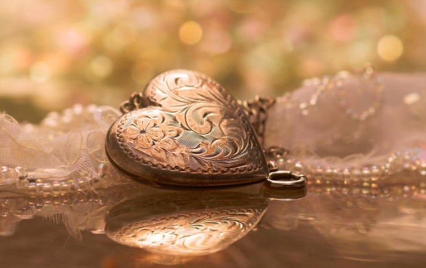 Heart Pendant Reflection (click to view)