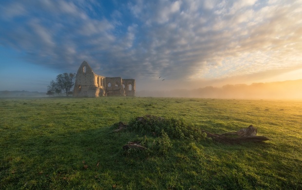 House Ruin On Misty Field (click to view)
