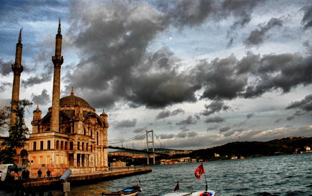 Istanbul Ortakoy (click to view)