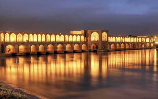 Khaju Bridge Isfahan (click to view)