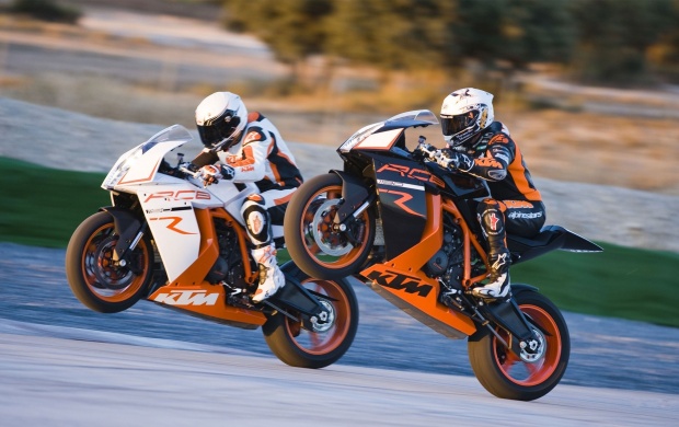 KTM RC8 R (click to view)