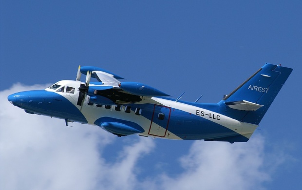 Let L-410 Turbolet (click to view)