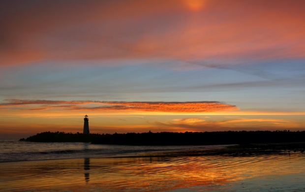Lighthouse at sunset (click to view)