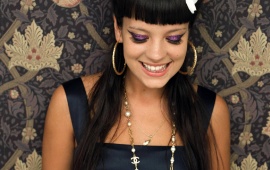 Lily Allen Smiling