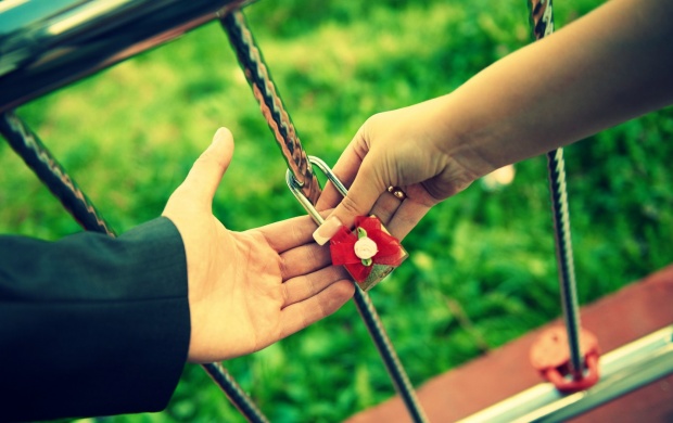 Love Lock Couple Hands (click to view)