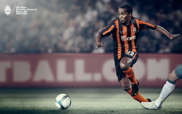 Luiz Adriano (click to view)